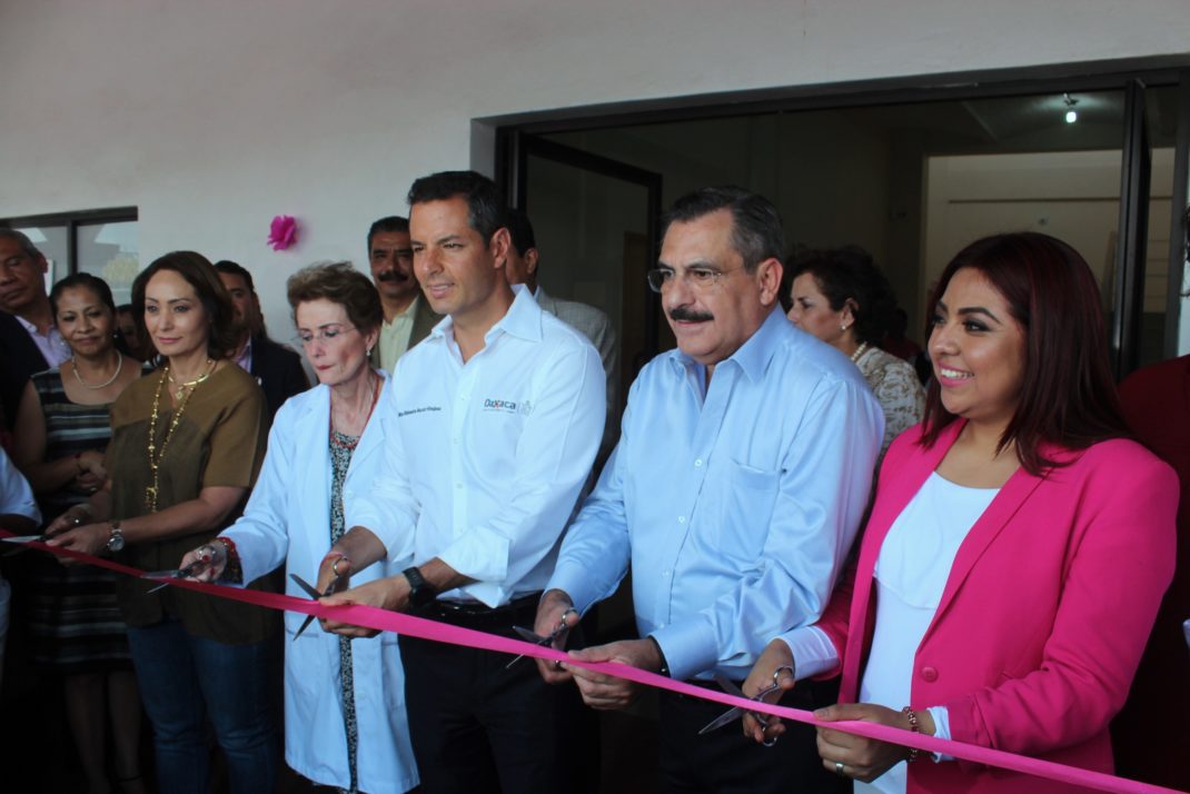 Inauguración clínica de la mujer 