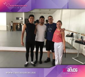 Los bailarines del Instituto Cascanueces, Ricardo Amador y Christian Alderete;  el director y coreógrafo ruso Vladimir Issaev; y la directora del Instituto Cascanueces, Alba Ricárdez.